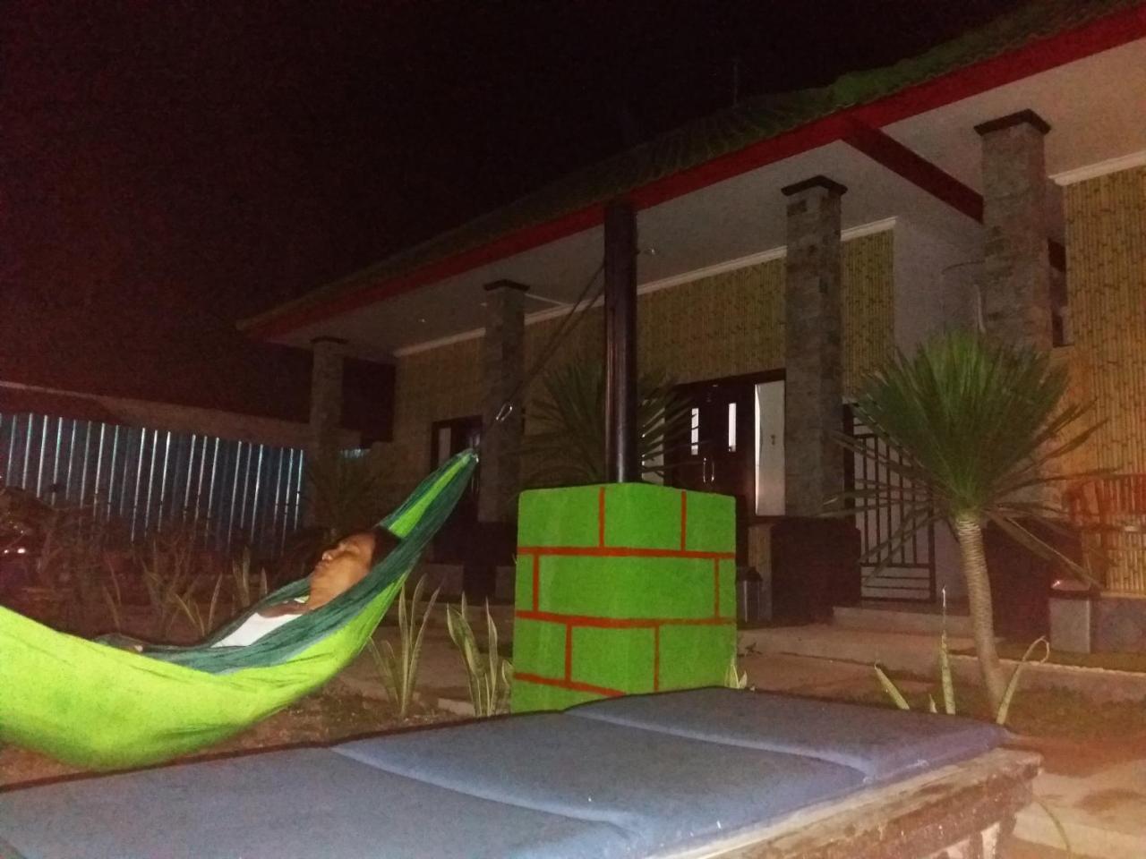 Citiz House & Hostel Toyapakeh Exterior photo